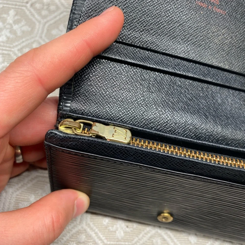 Authentic Louis Vuitton Black Epi Leather Wallet - Picture 8 of 12